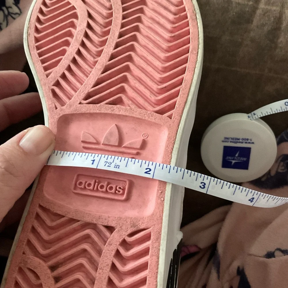 Adidas hard court high j‎ logo print
